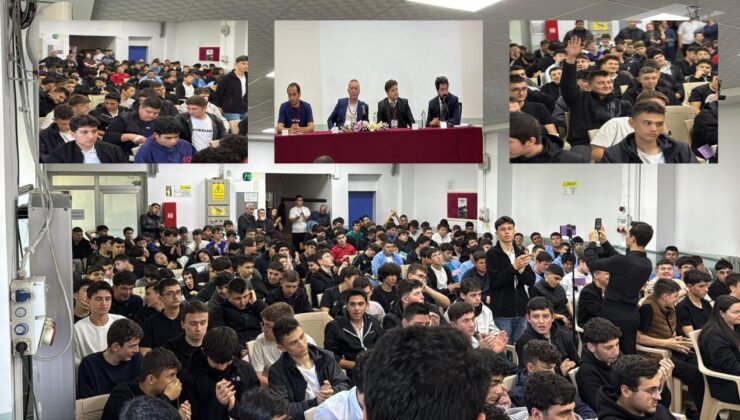 “Edebiyat Ne İşe Yarar?” Paneli Yoğun Katılımla Gerçekleştirildi