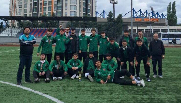 YURTLİG Futbol Turnuvası’nda Düzceli Öğrencilerden Gururlandıran Başarı